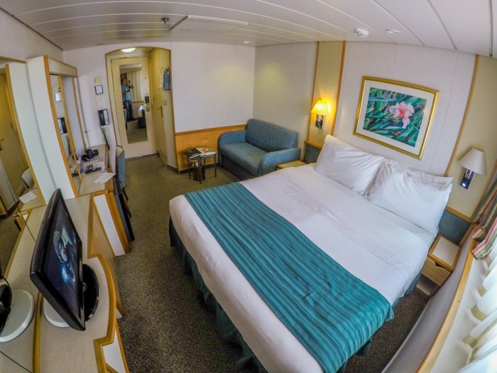 How to Travel the World on a Budget: 12 Money-Saving Tips