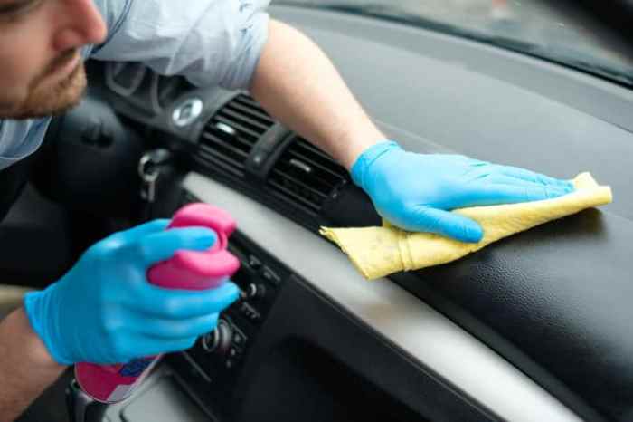 Car minute cleaning touch routine