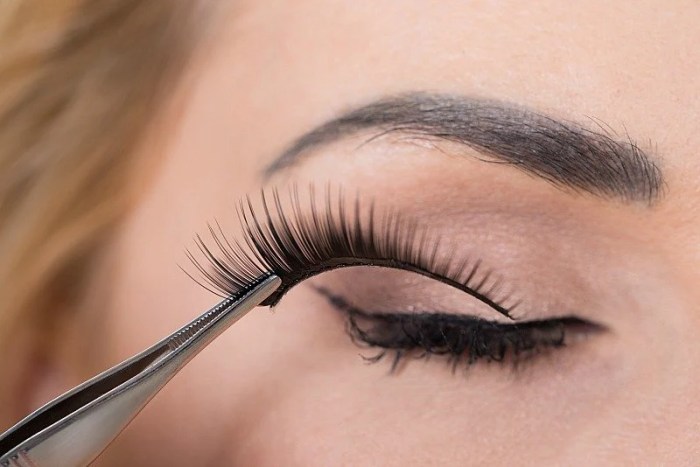 Apply falsies eyelashes false ways properly fake makeup beauty lashes via choose board